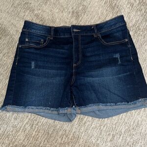 ROUTE 66 JEAN SHORTS SIZE 12